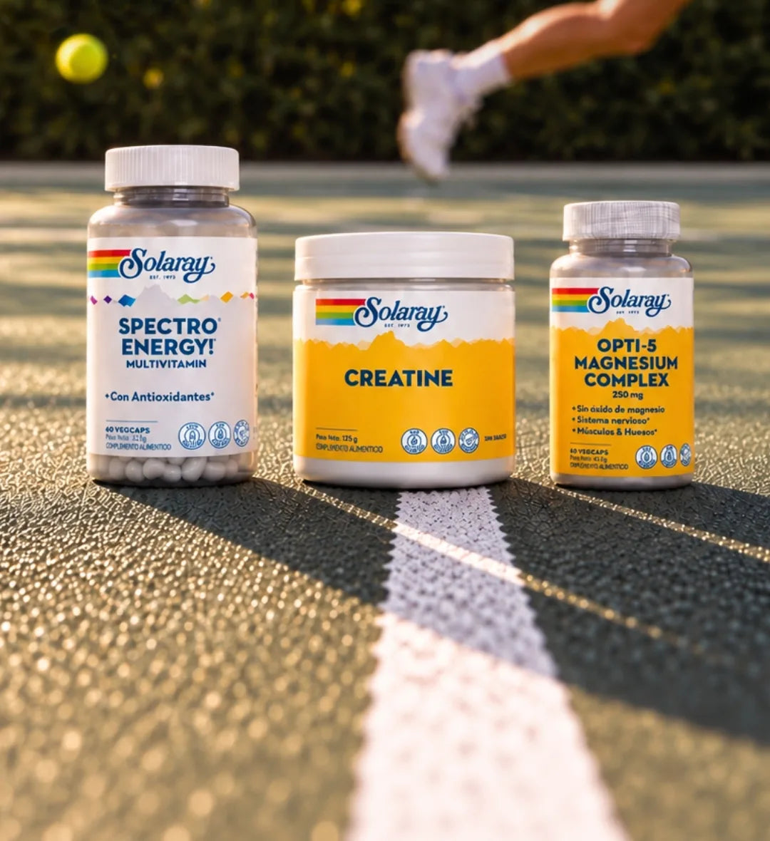 Spectro Energy, Creatine y Opti-5 Magnesium Complex de Solaray en una pista de tenis